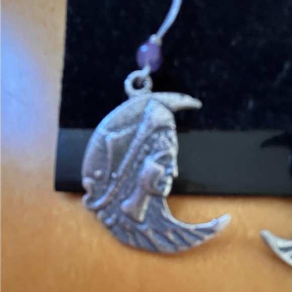 🆕 🌜Vintage, Sweet Sterling Silver Moon/Face & Amethyst Bead Earrings - Picture 3 of 4